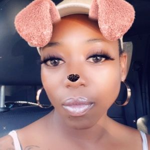 Meet your Posher, Clevette